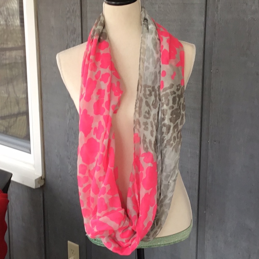 Gray/hot pink summer weight infinity scarf - Picture 2 of 3